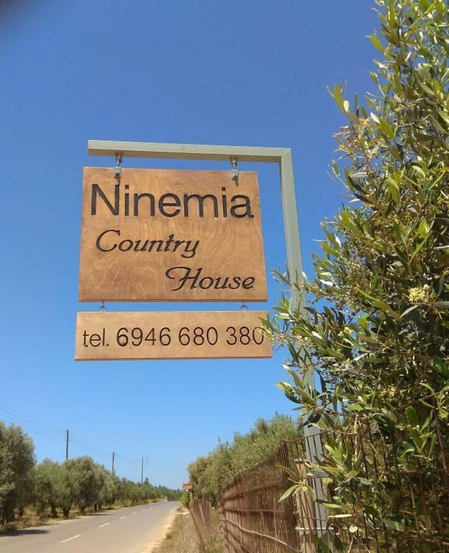 Ninemia Country House Vromonerion Экстерьер фото